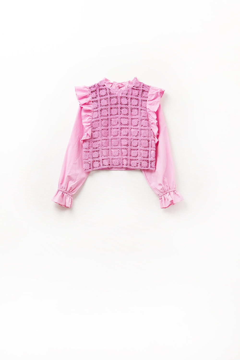 Top de crochet rosa con ribete de volantes y mangas largas Q2