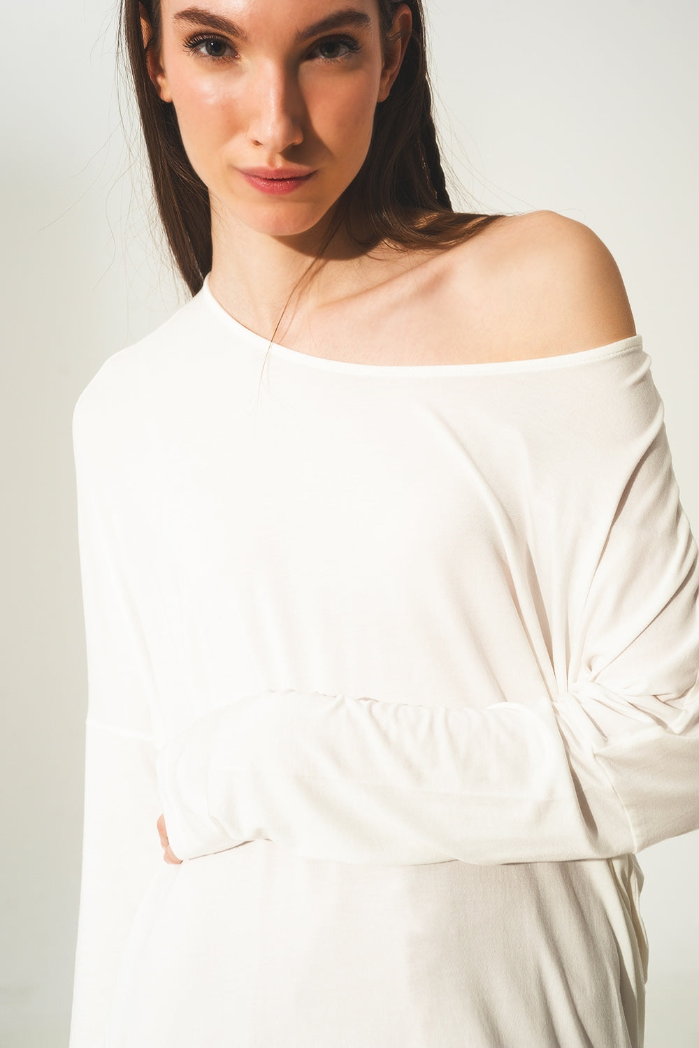 Top de manga larga en modal crema Q2