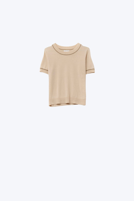 Q2 Top de punto beige de manga corta con ribetes de contraste camel