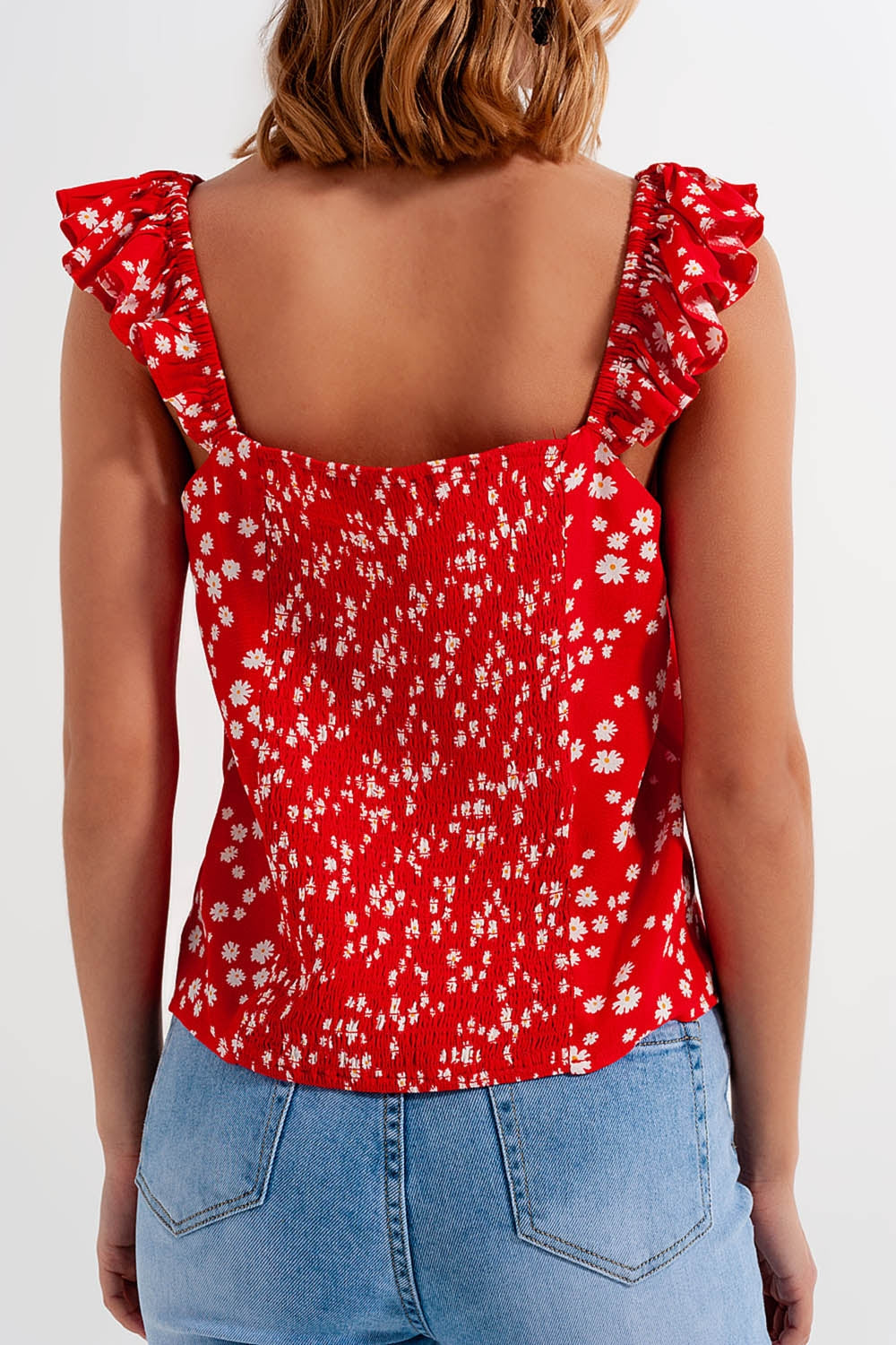 Top de tirantes finos con volantes y estampado rojo de florecitas Q2
