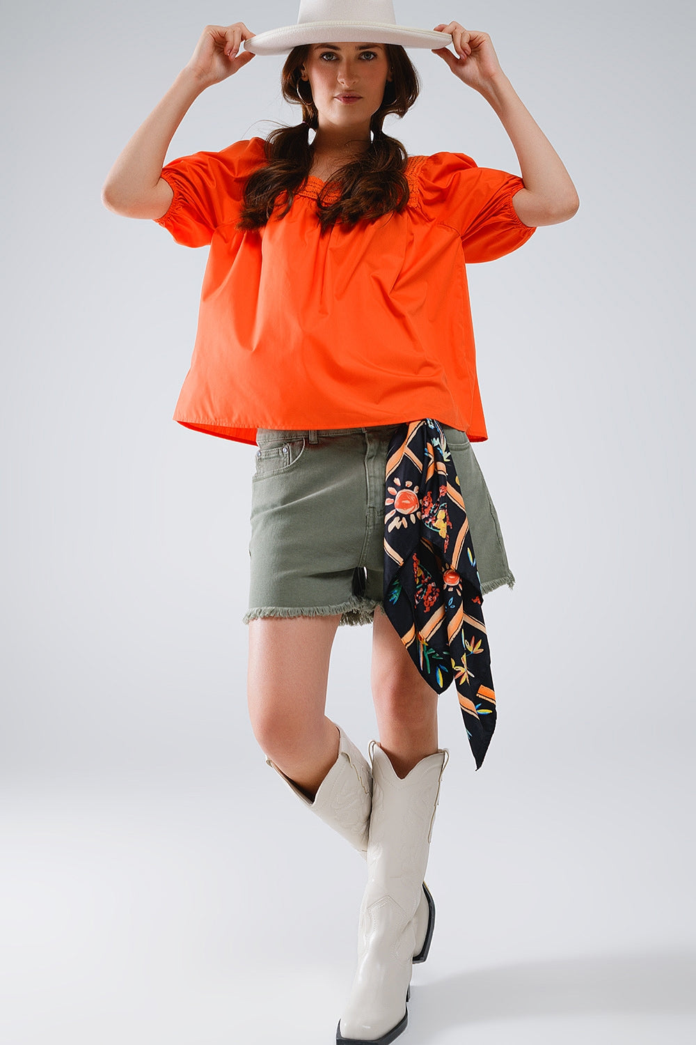 Top naranja con escote cuadrado y mangas cortas Q2