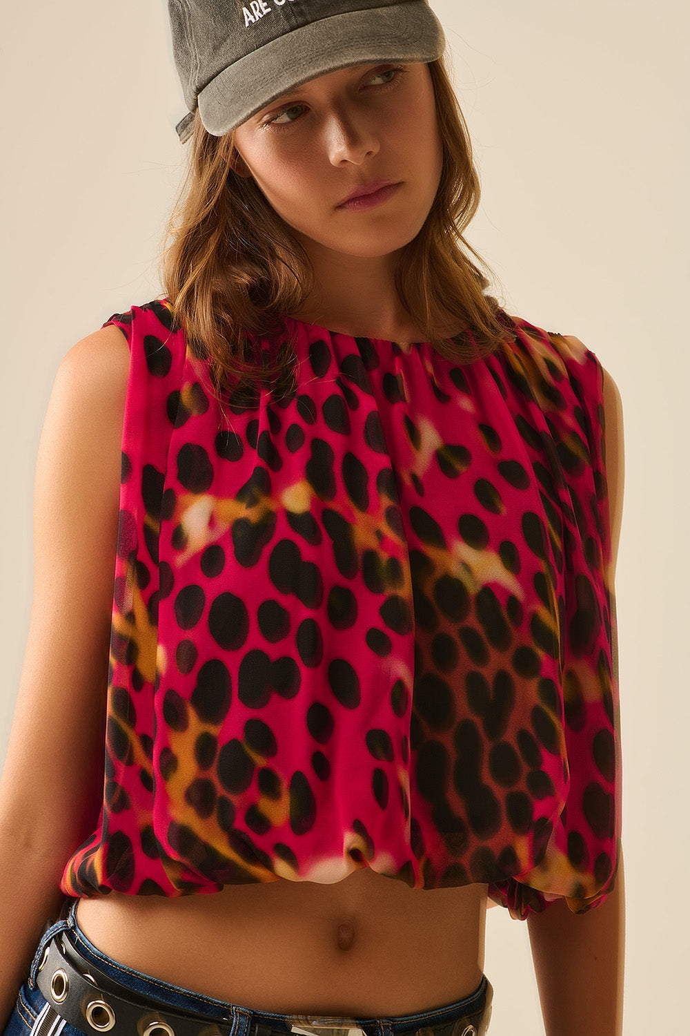 Top plisado con estampado animal en rojo y negro Q2