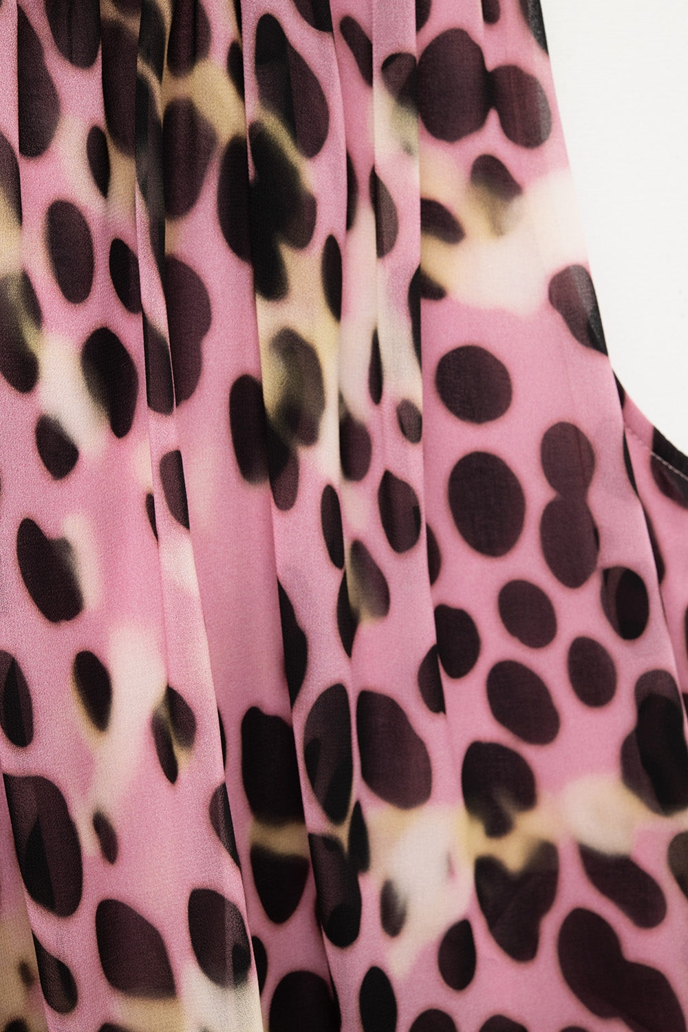 Top plisado con estampado animal en rosa y marrón Q2