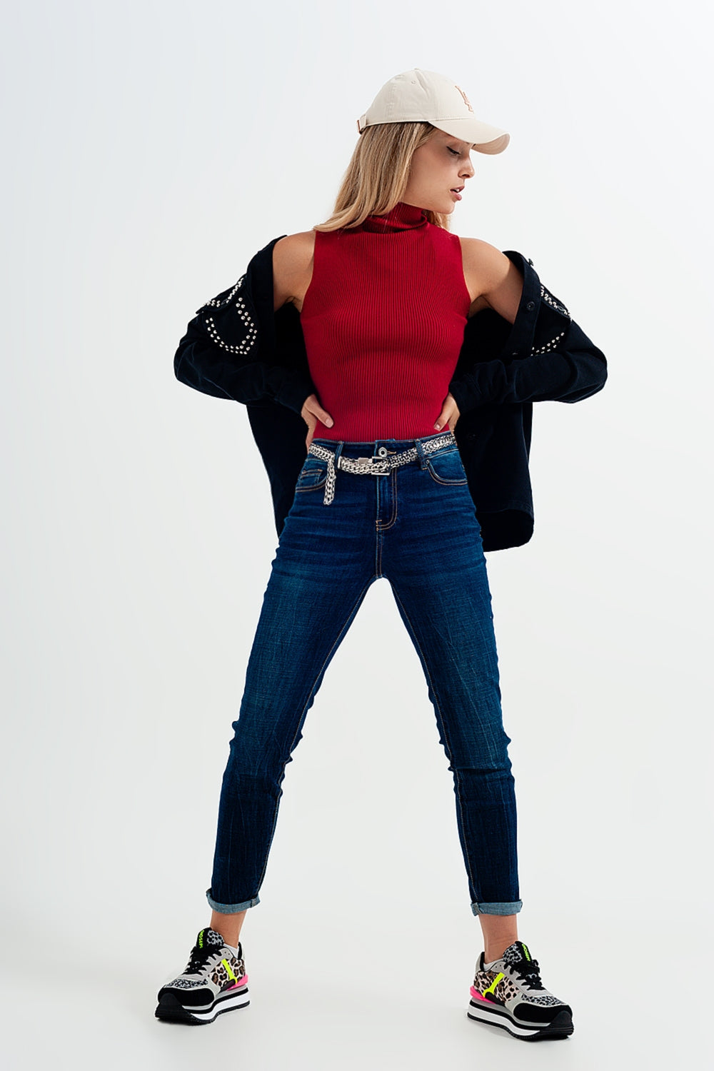Top rojo de punto con cuello alto de punto Q2