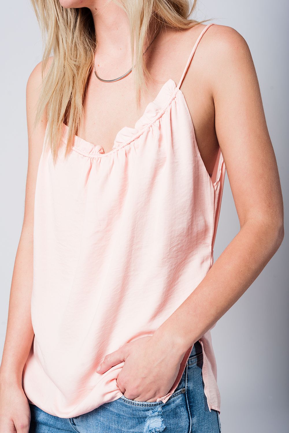 Top rosa con detalle de espalda abierta Q2