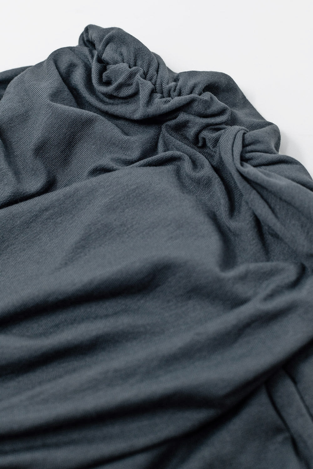 Top sin hombros en gris Q2