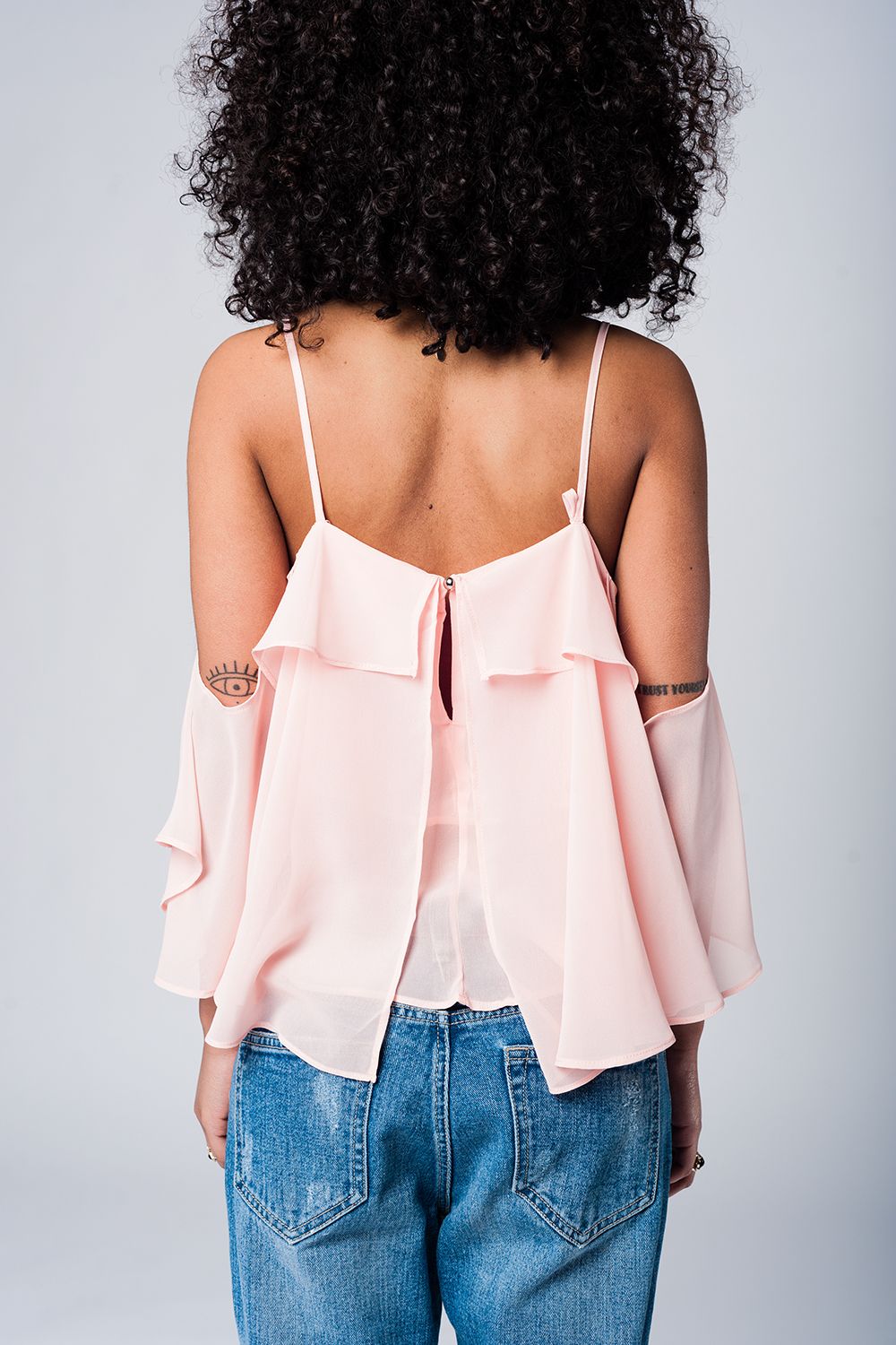Top vaporoso en color rosa claro Q2