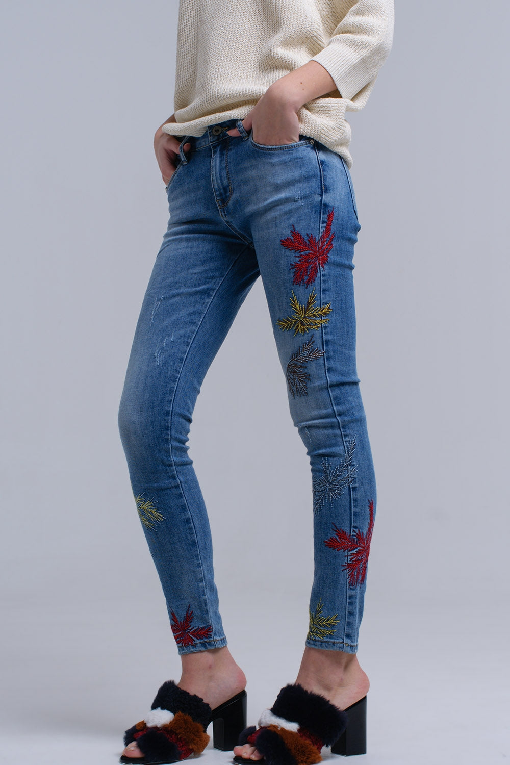 Vaquero skinny con bordados Q2