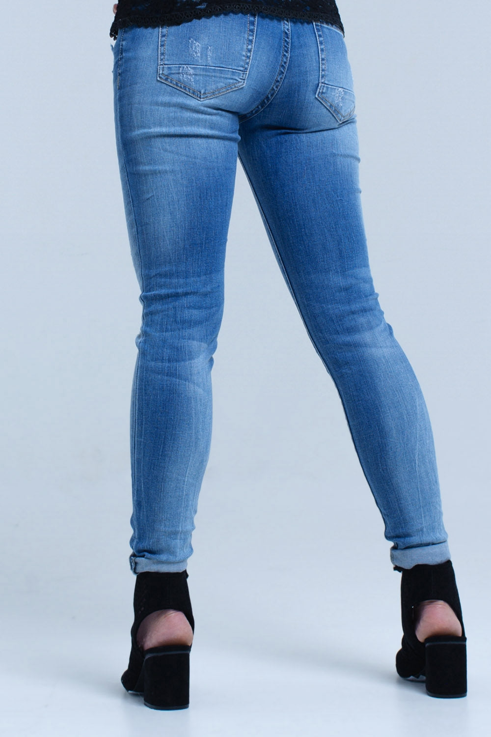 Vaquero skinny con roturas Q2