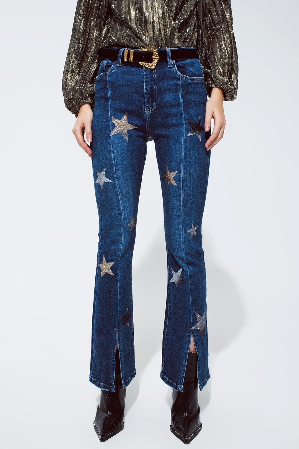 Q2 Vaqueros acampanados con detalle de estrellas brillantes en azul