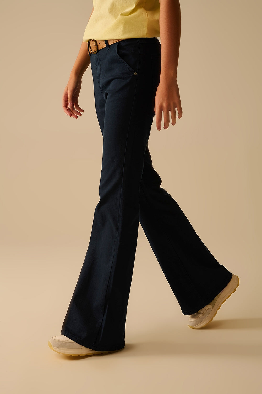 Vaqueros acampanados denim azul marino cómodos y elásticos Q2