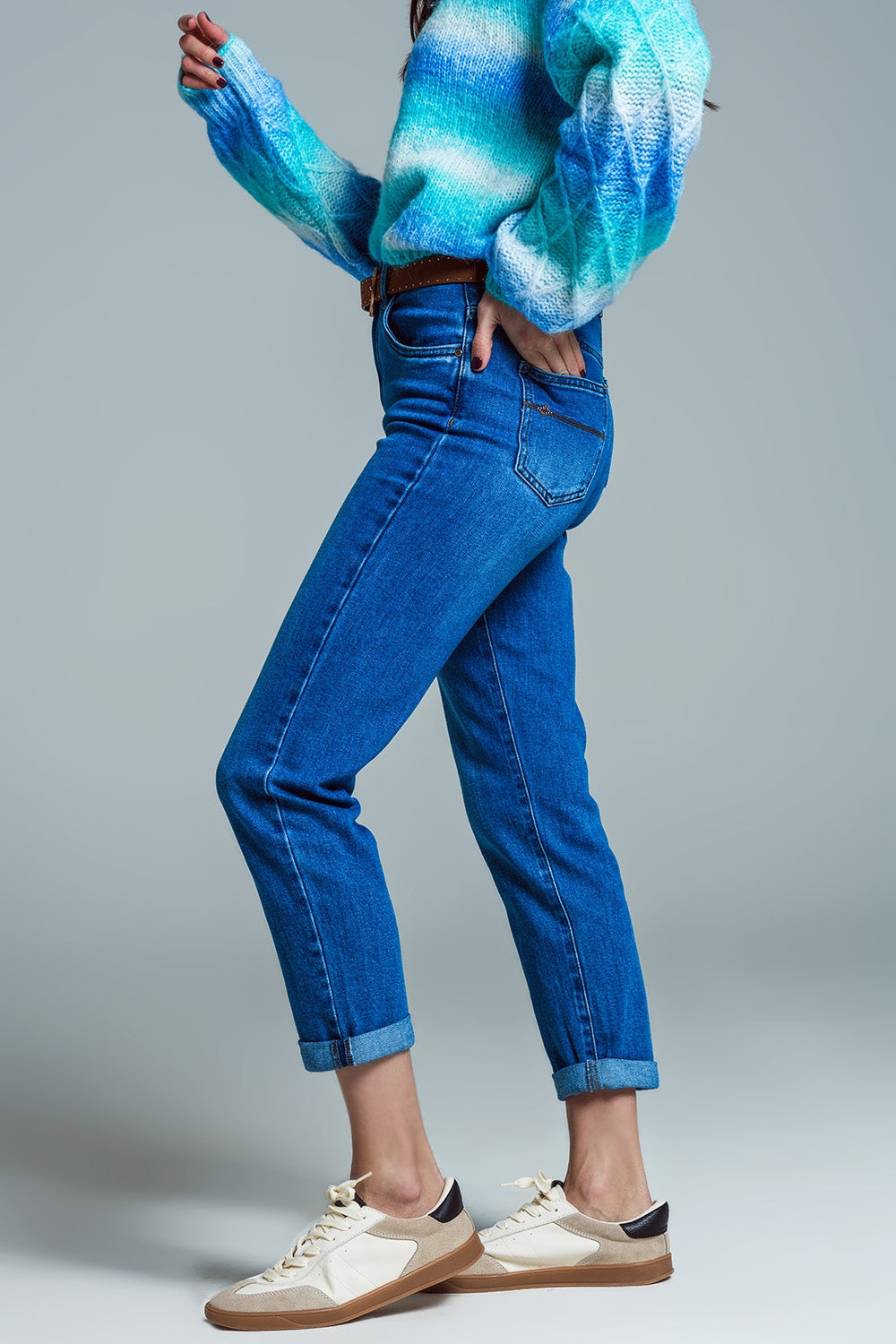 Vaqueros ajustados básicos de denim elástico en lavado medio Q2