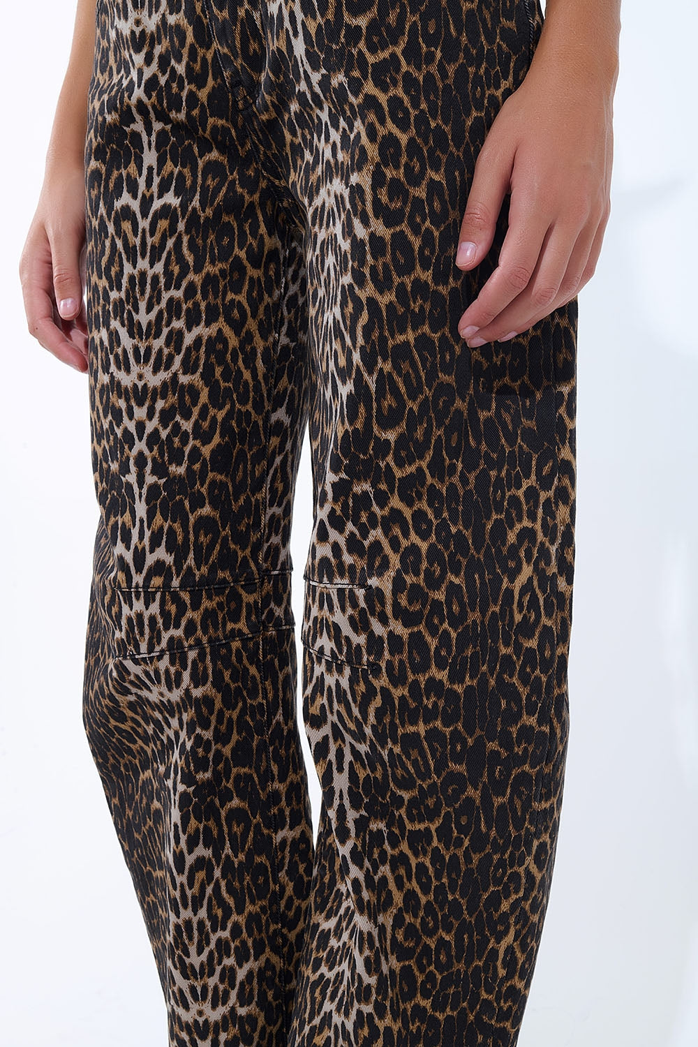 Vaqueros Barrel con estampado de leopardo Q2