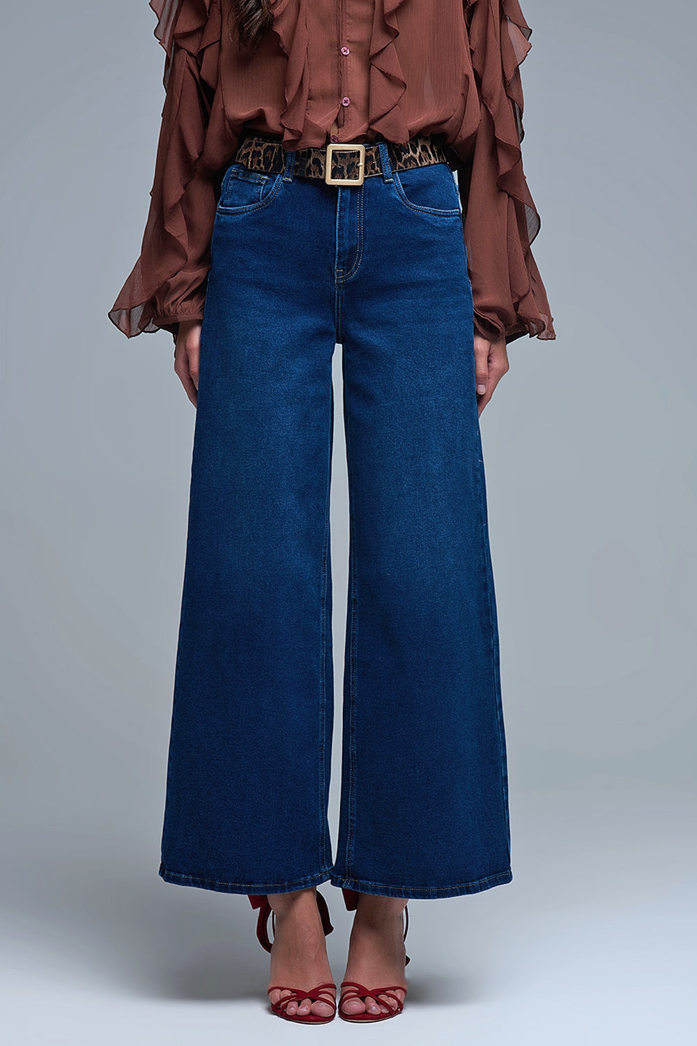 Q2 Vaqueros Basic Stretch con pernera ancha en azul oscuro