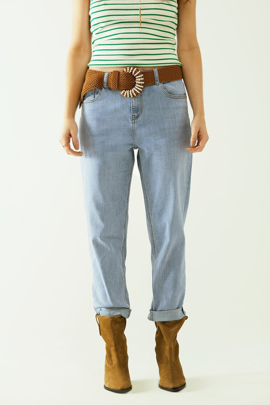 Q2 Vaqueros boyfriend azul claro con detalles de costuras en los bordes