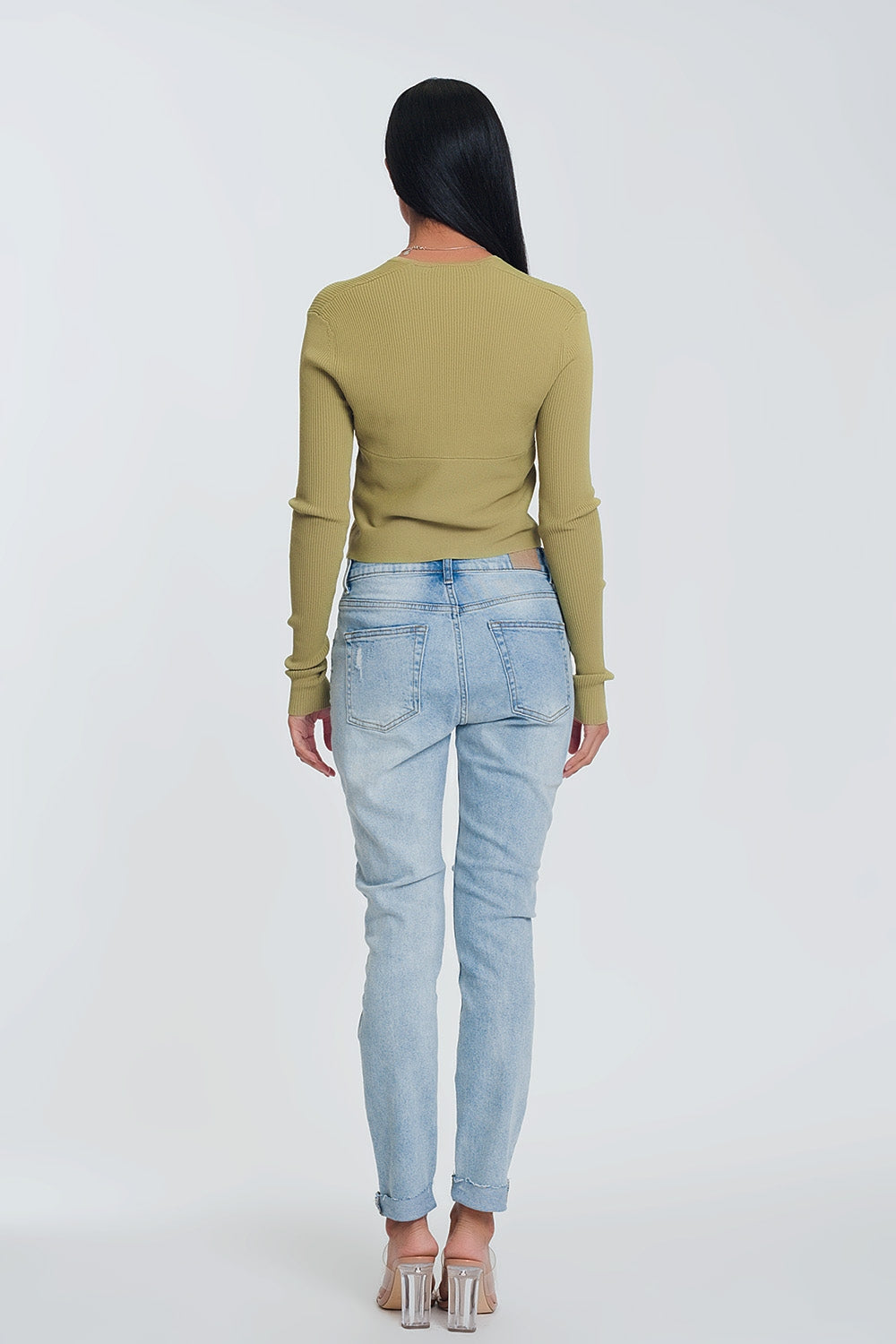 Vaqueros Boyfriend azul claro con detalles desgarrados Q2
