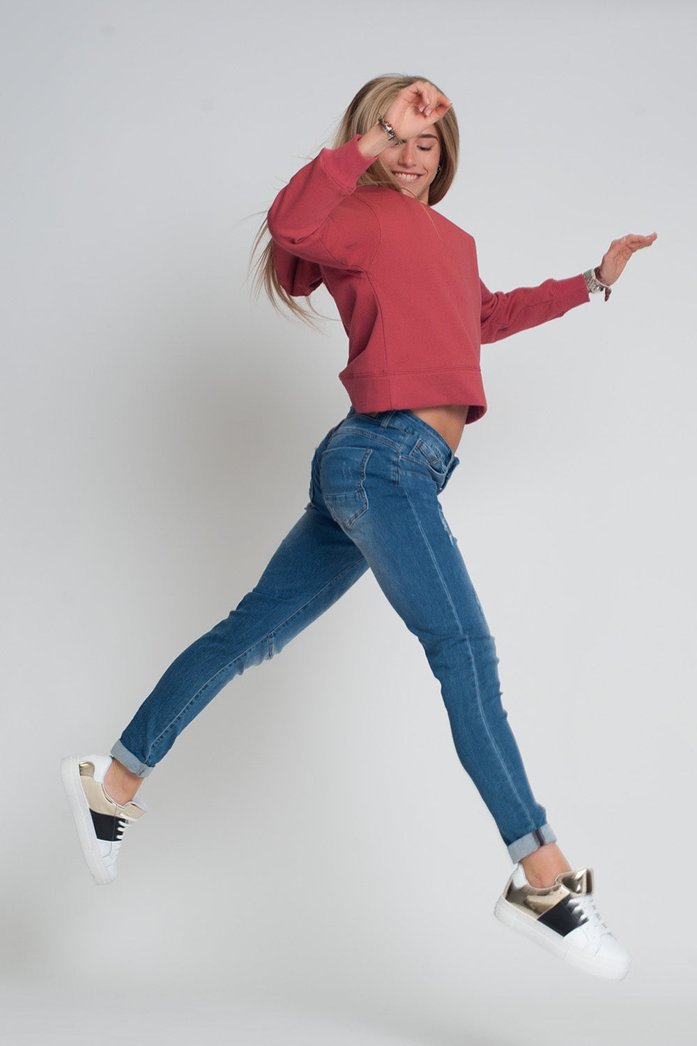 Vaqueros boyfriend azules con diseño desgastado Q2