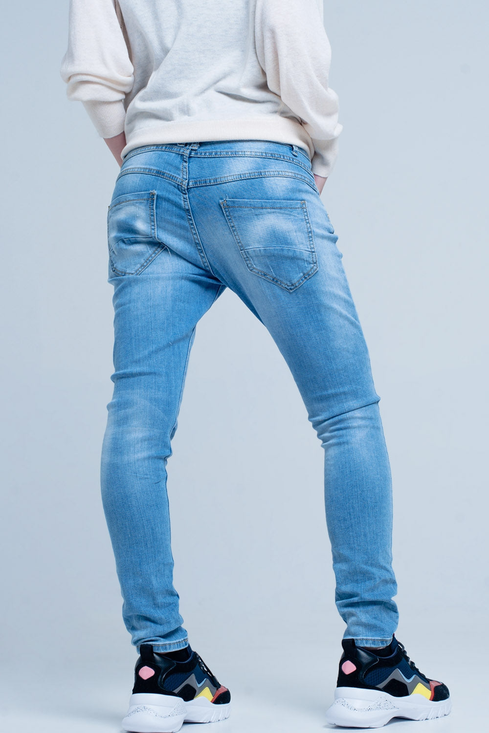Vaqueros boyfriend rasgados con botones Q2