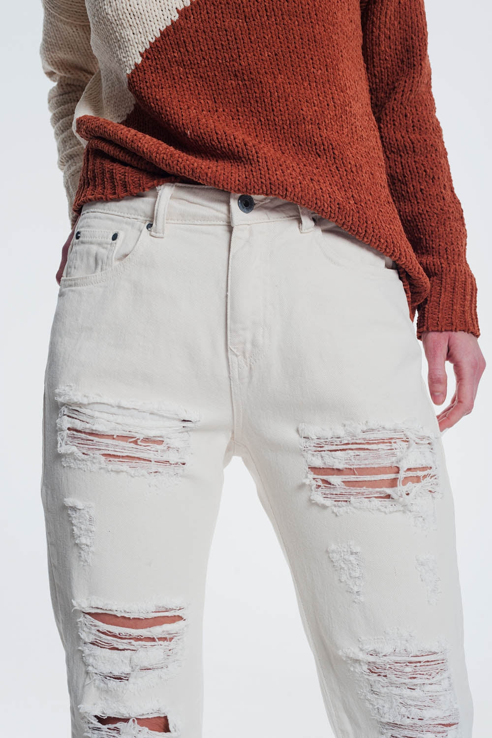 Vaqueros Boyfriend rasgados en beige Q2