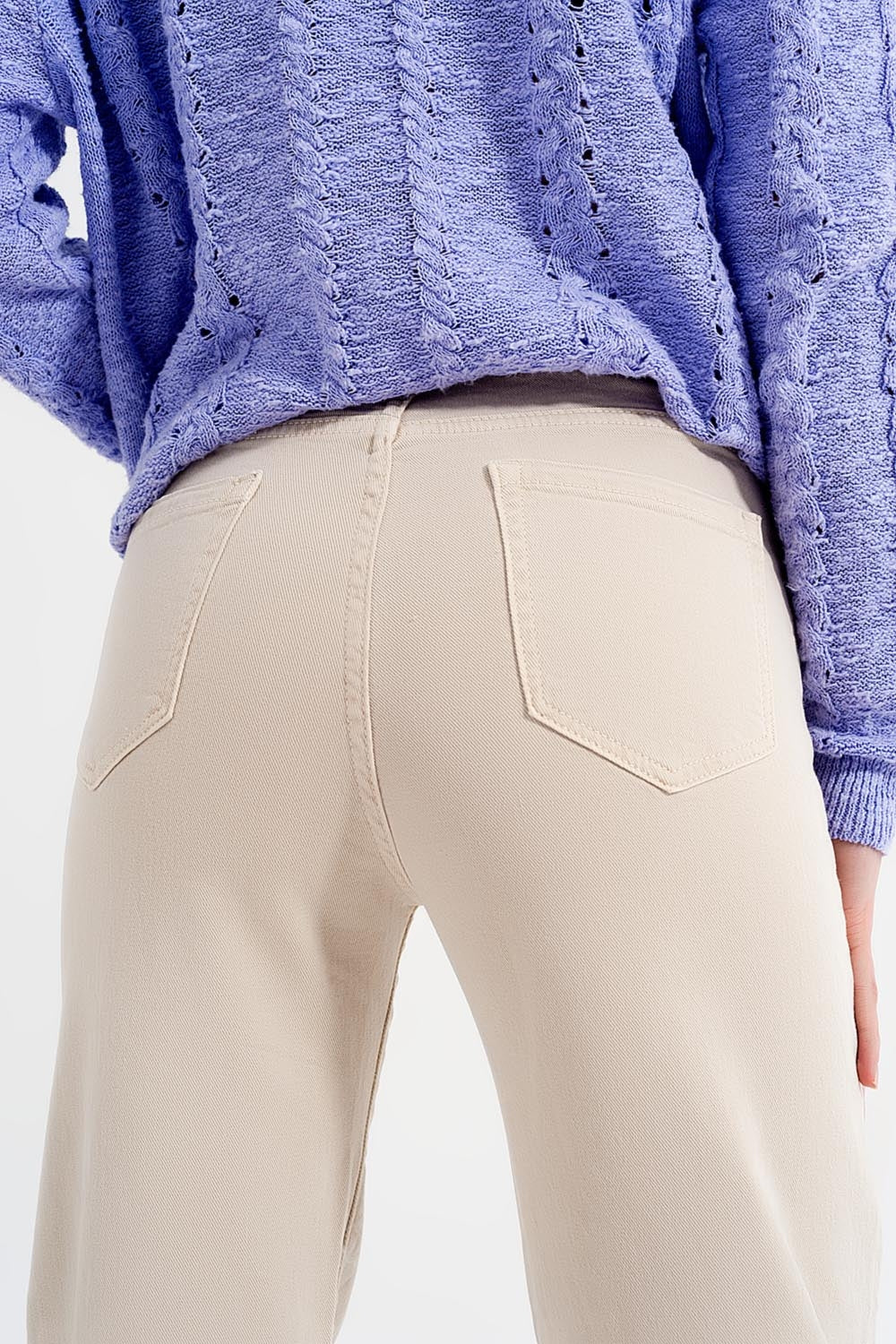 Vaqueros capri color beige de pernera ancha Q2