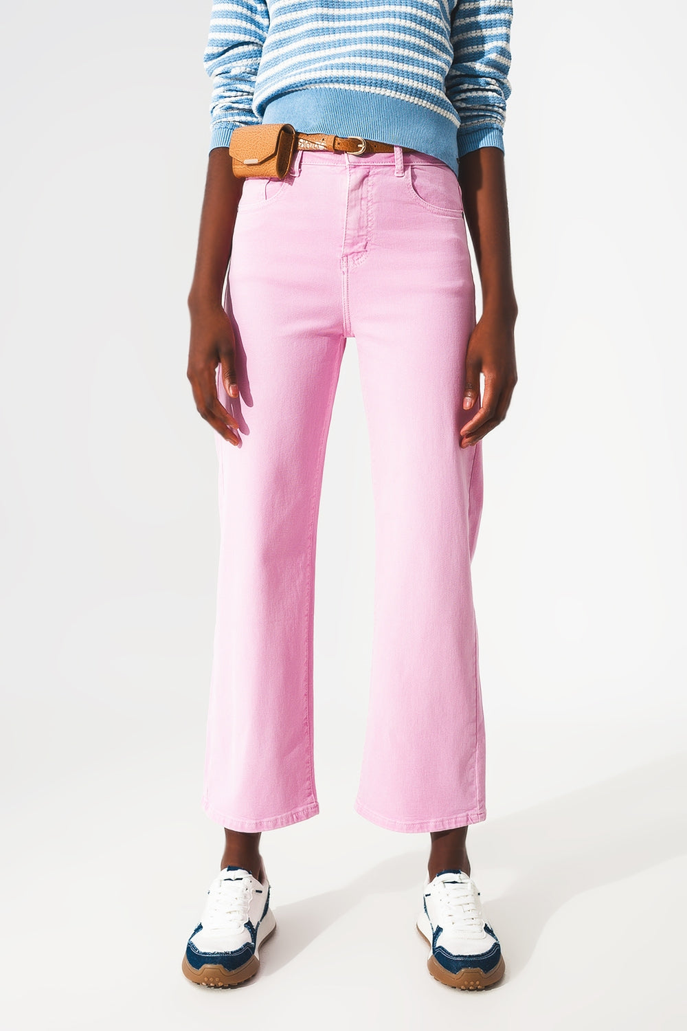 Vaqueros capri color rosa chicle de pernera ancha Q2