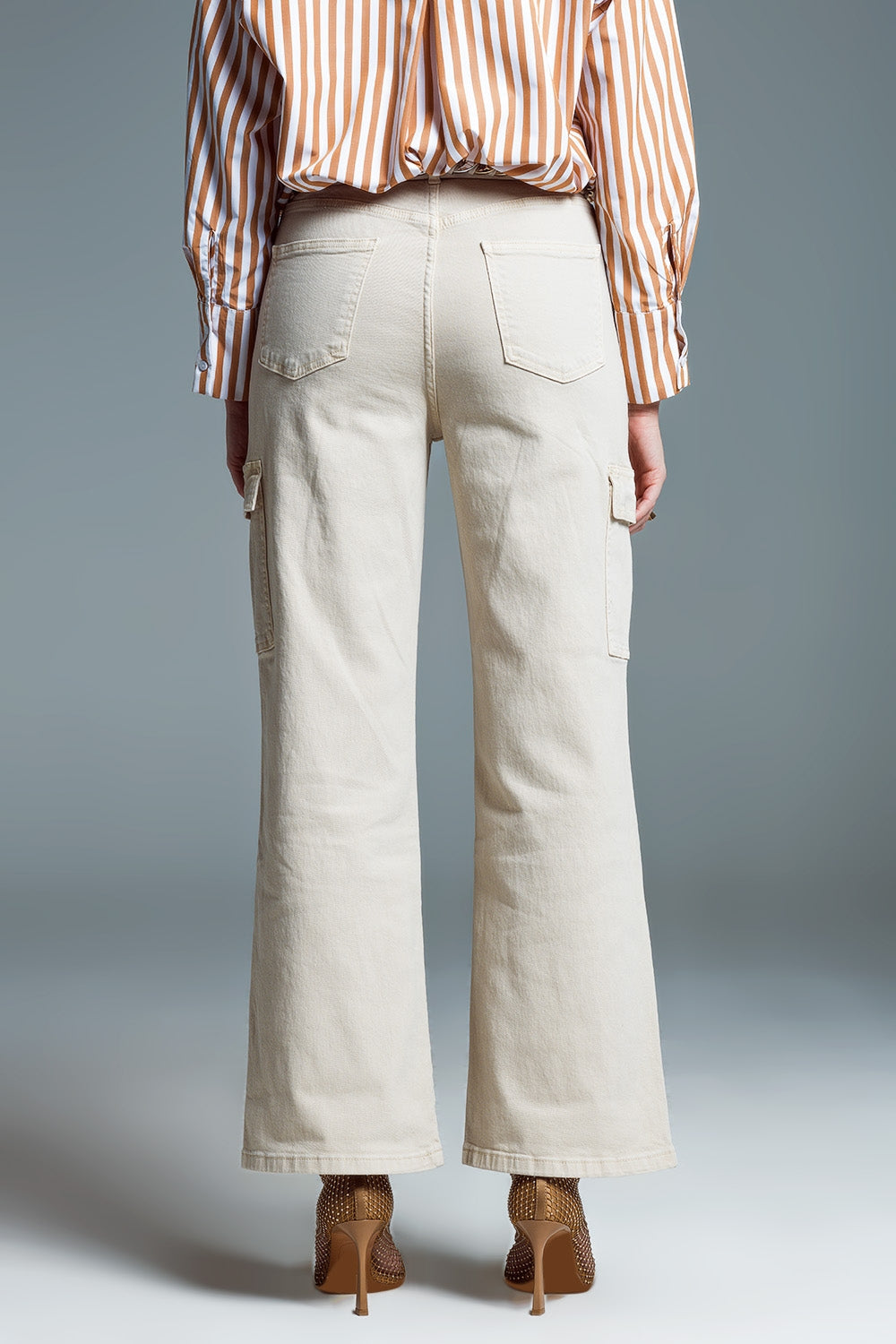 Vaqueros cargo rectos en beige Q2