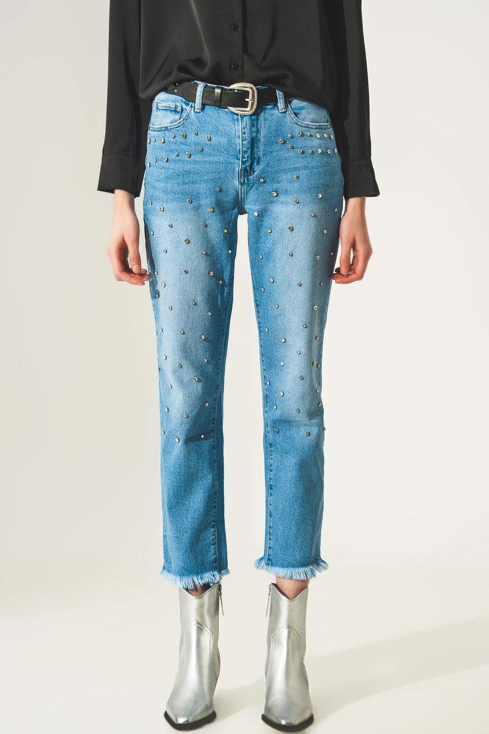 Q2 Vaqueros con diseño integral de strass