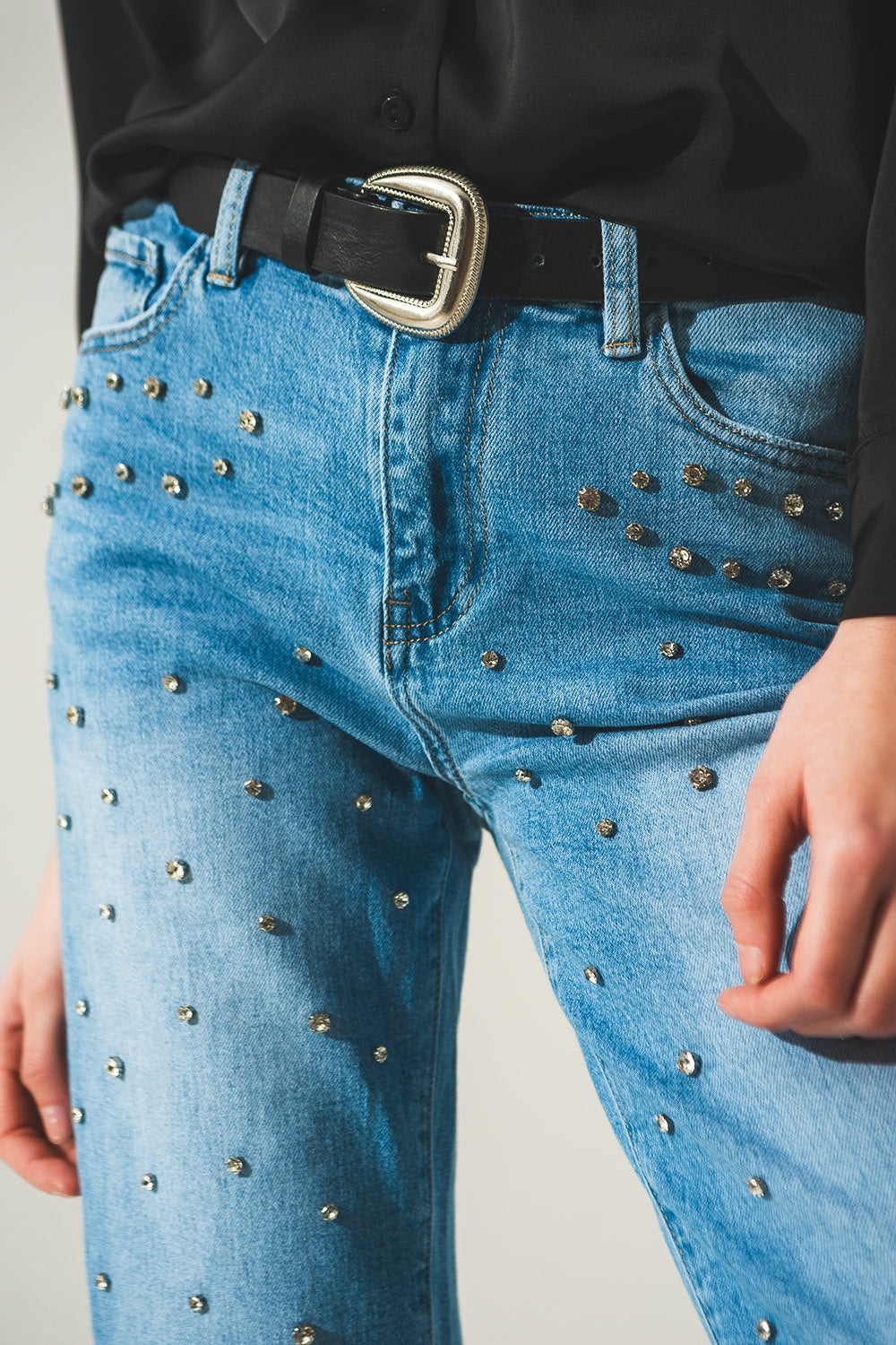 Vaqueros con diseño integral de strass Q2
