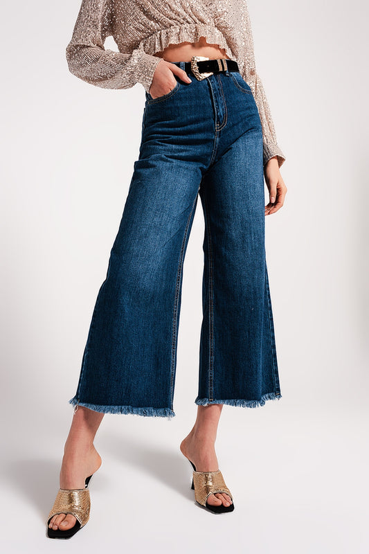 Q2 Vaqueros Cropped azul con bajos deshilachados
