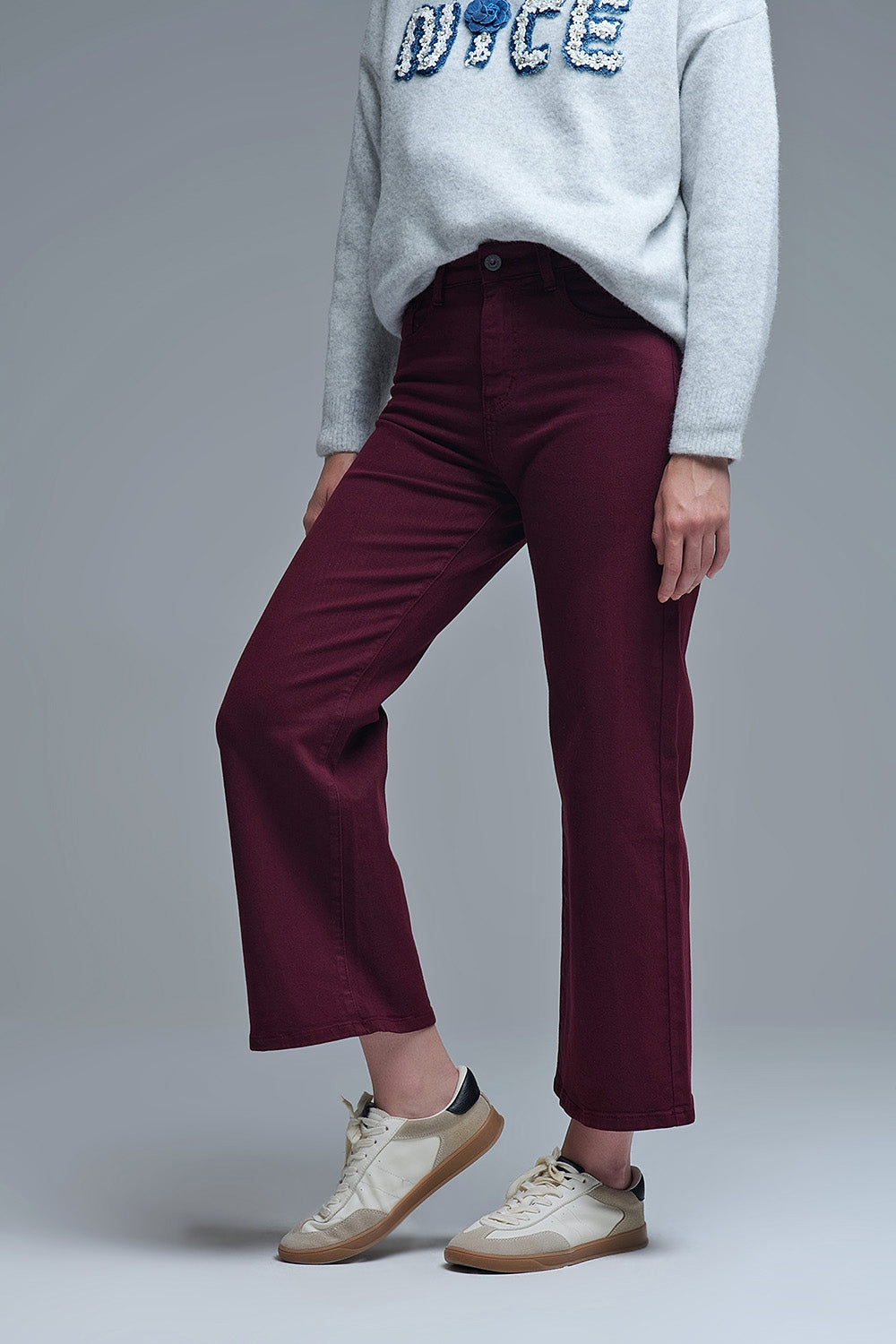 Vaqueros cropped wide leg en burdeos Q2