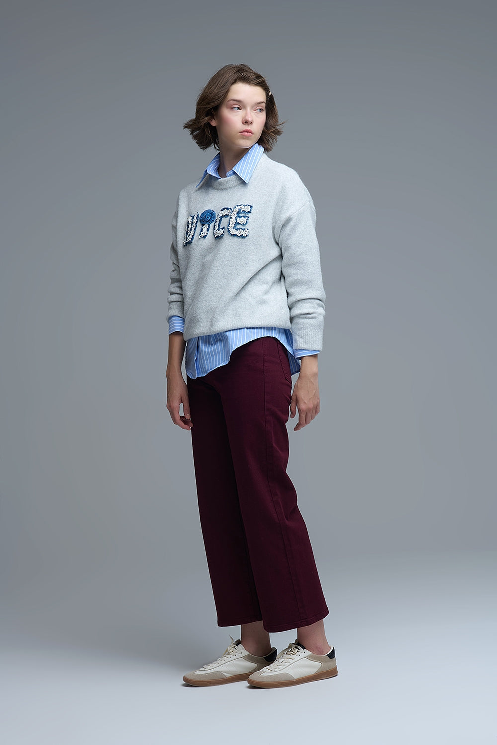 Vaqueros cropped wide leg en burdeos Q2