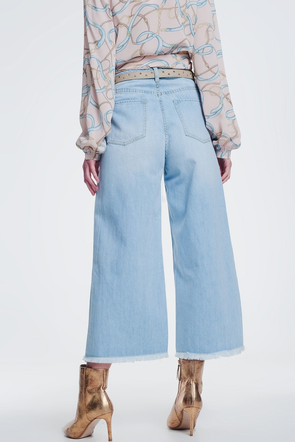 Vaqueros culotte con dobladillo rasgado Q2