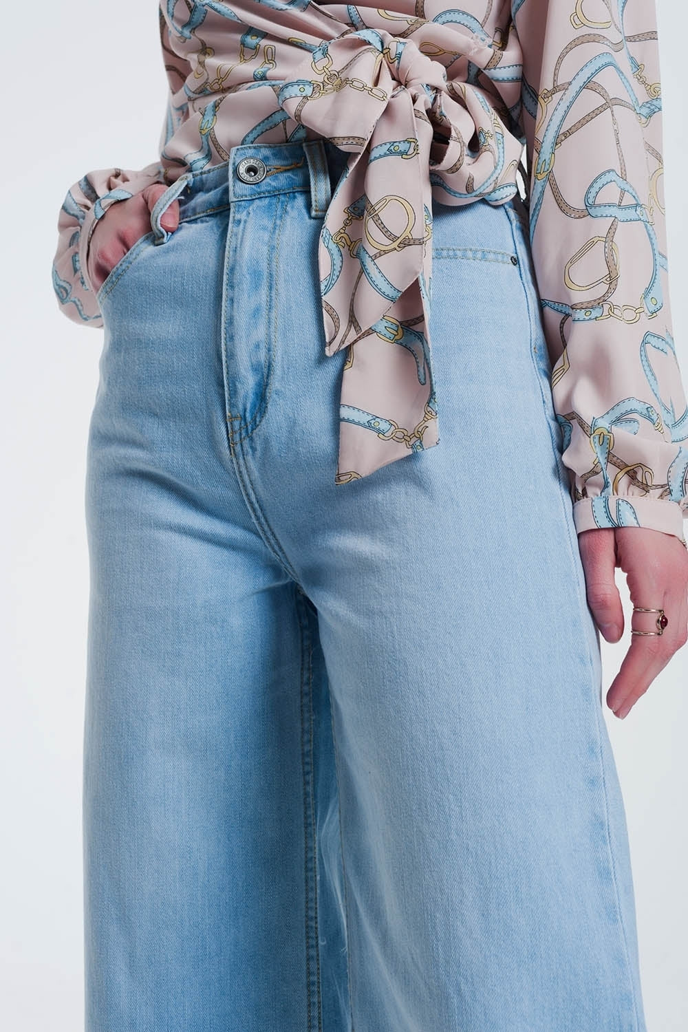 Vaqueros culotte con dobladillo rasgado Q2