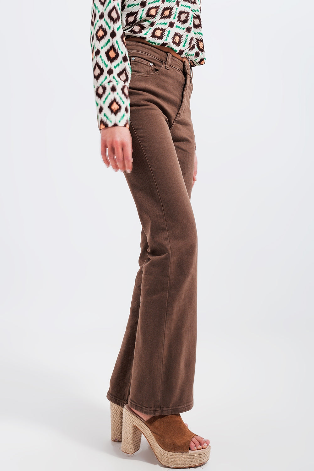 Vaqueros de campana color marron Q2