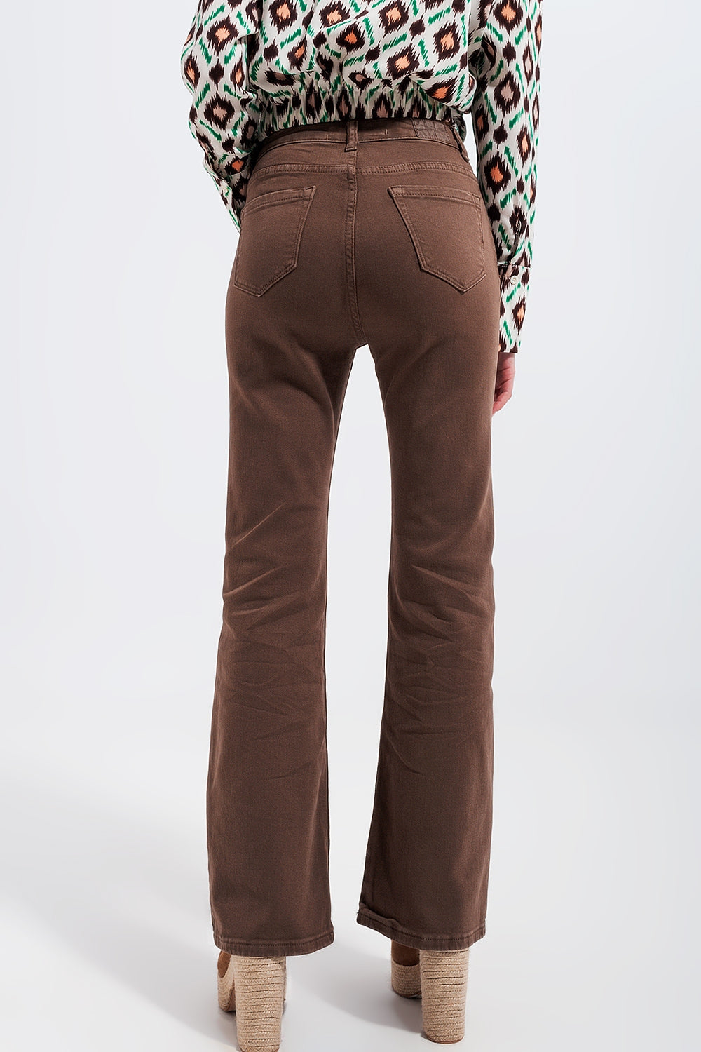 Vaqueros de campana color marron Q2