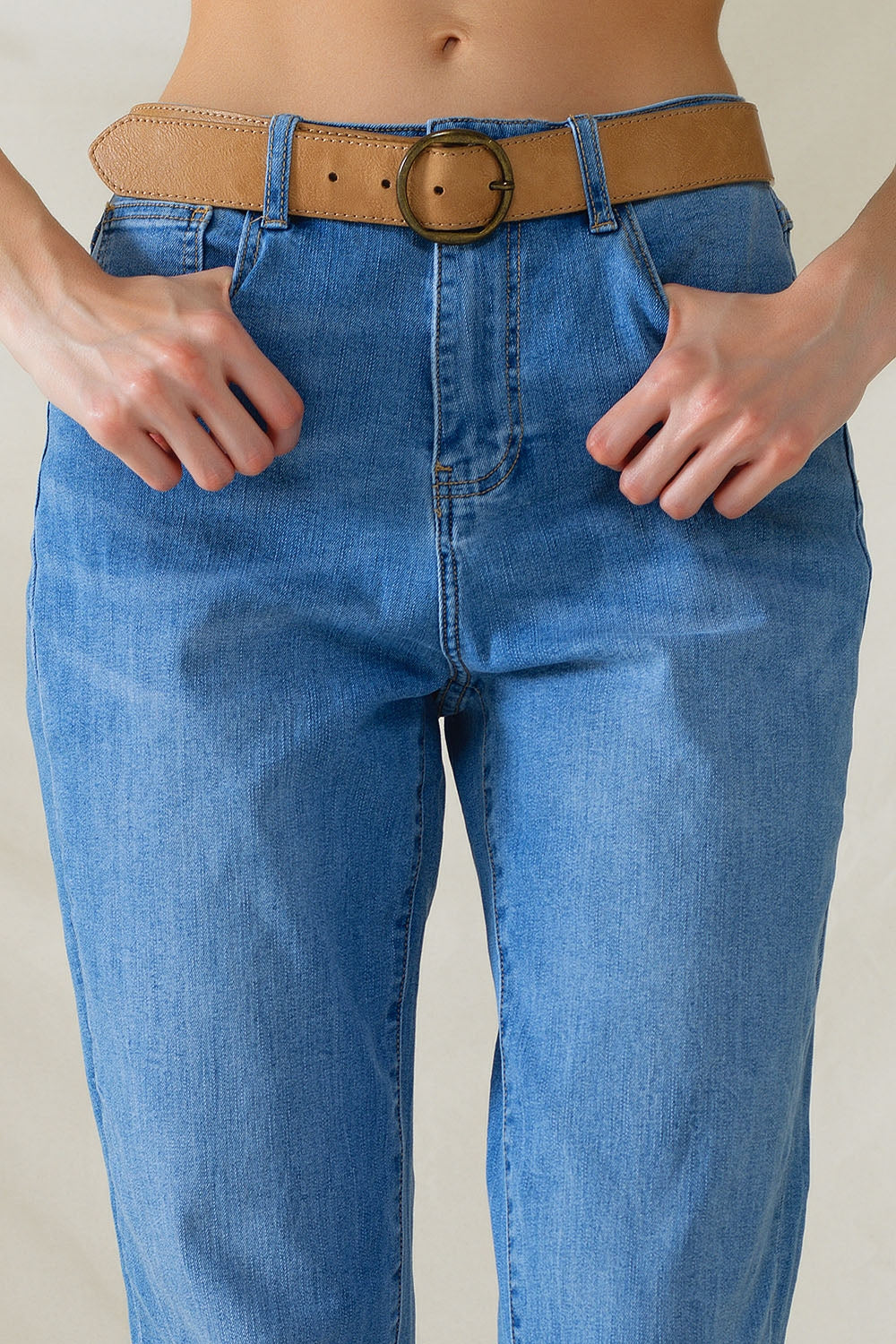 Vaqueros de cintura alta en denim elástico de lavado medio Q2