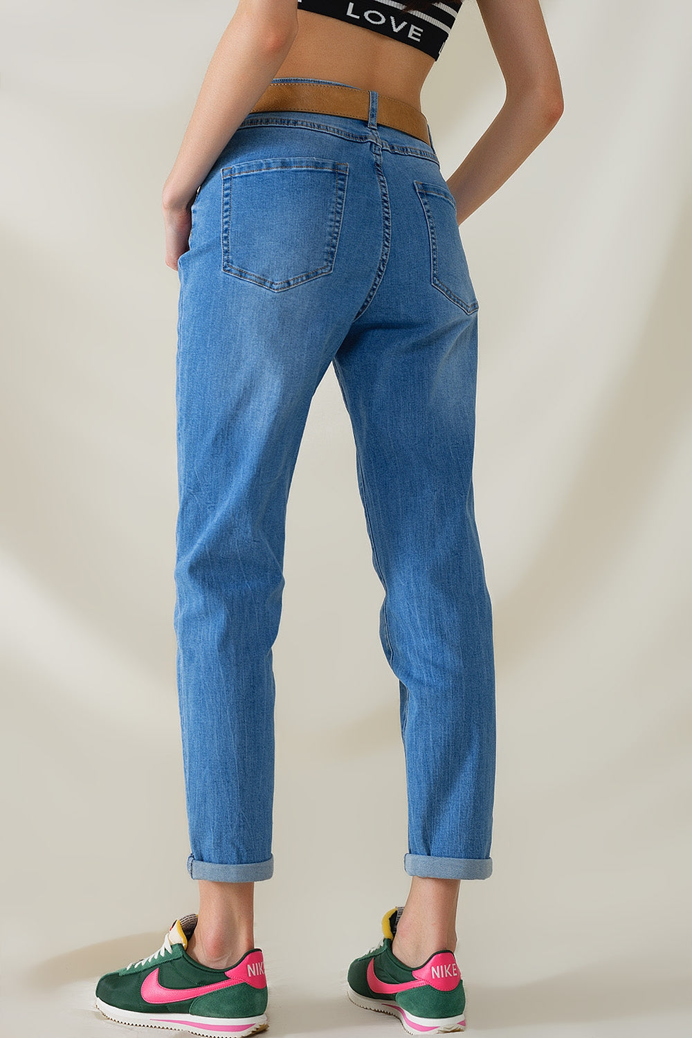 Vaqueros de cintura alta en denim elástico de lavado medio Q2