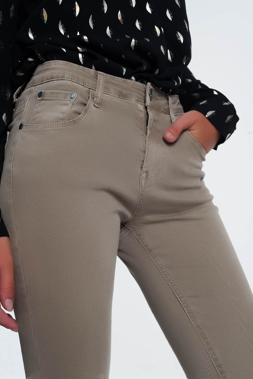 Vaqueros de talle alto en color beige Q2