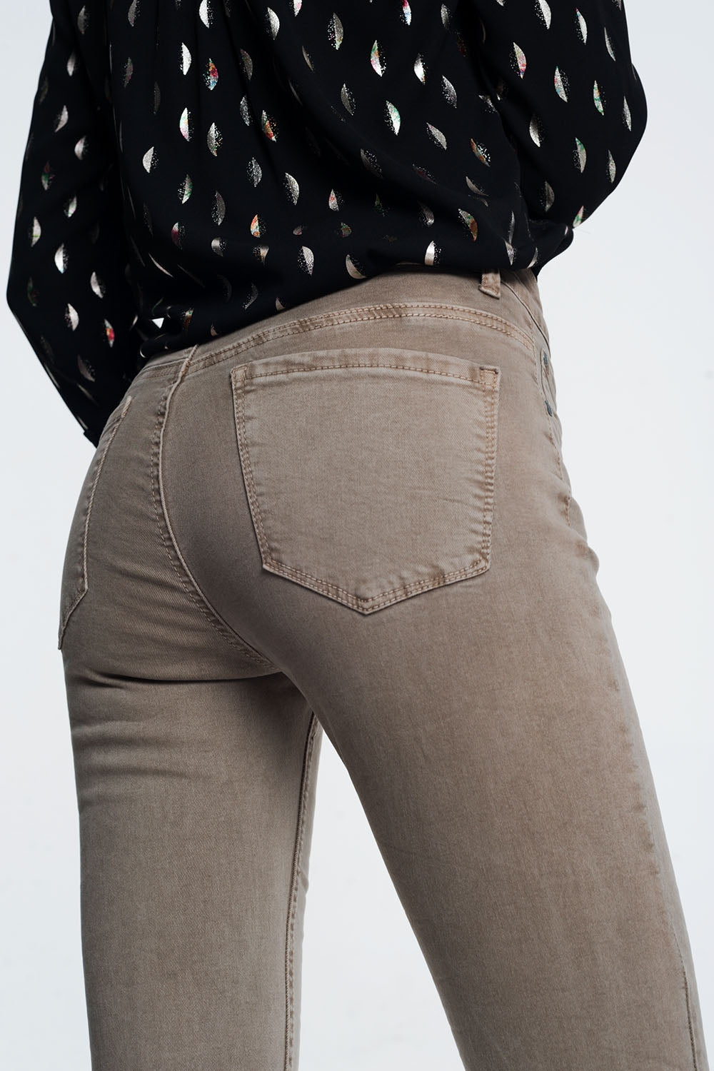 Vaqueros de talle alto en color beige Q2