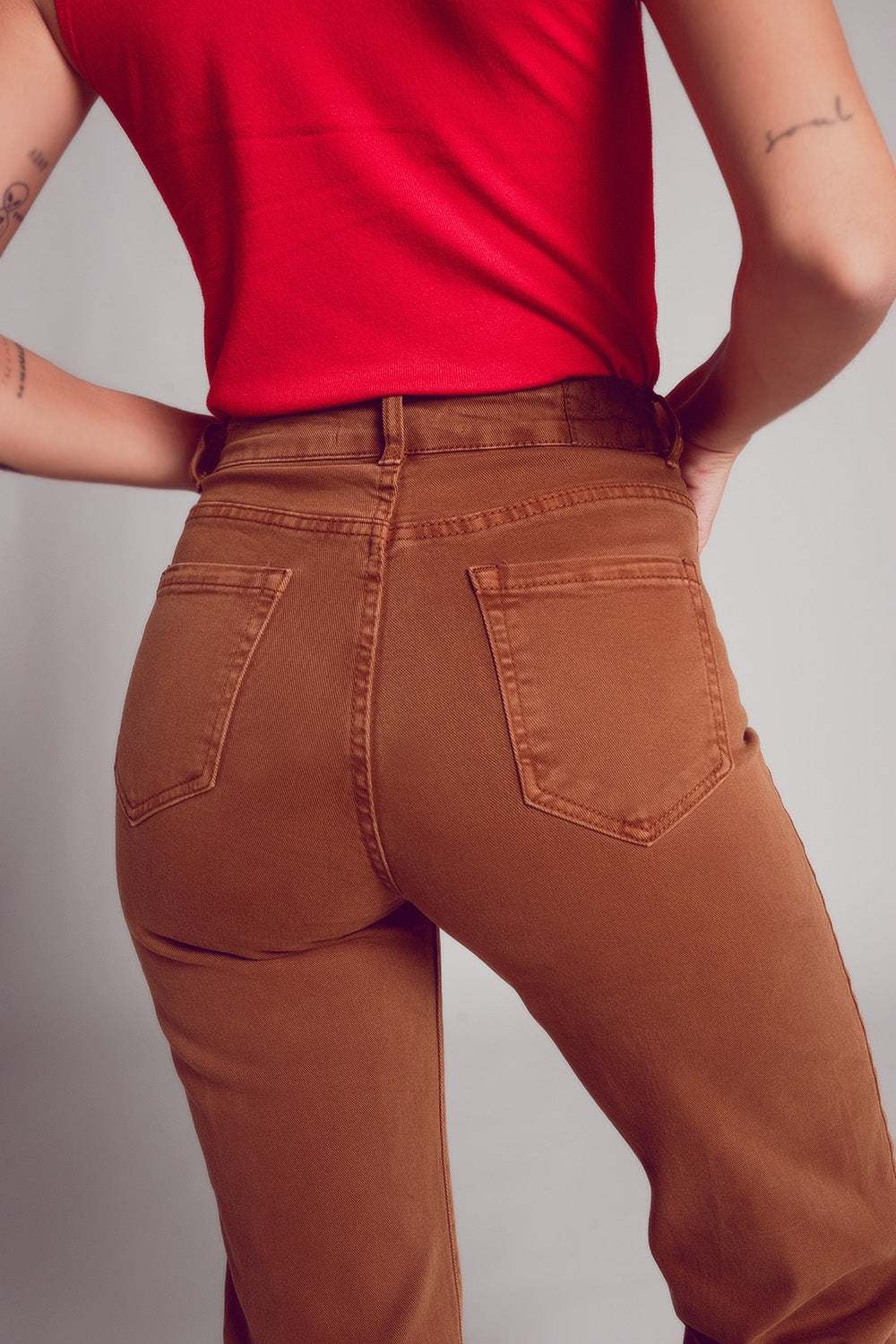 Vaqueros marrón camel de pernera ancha Q2