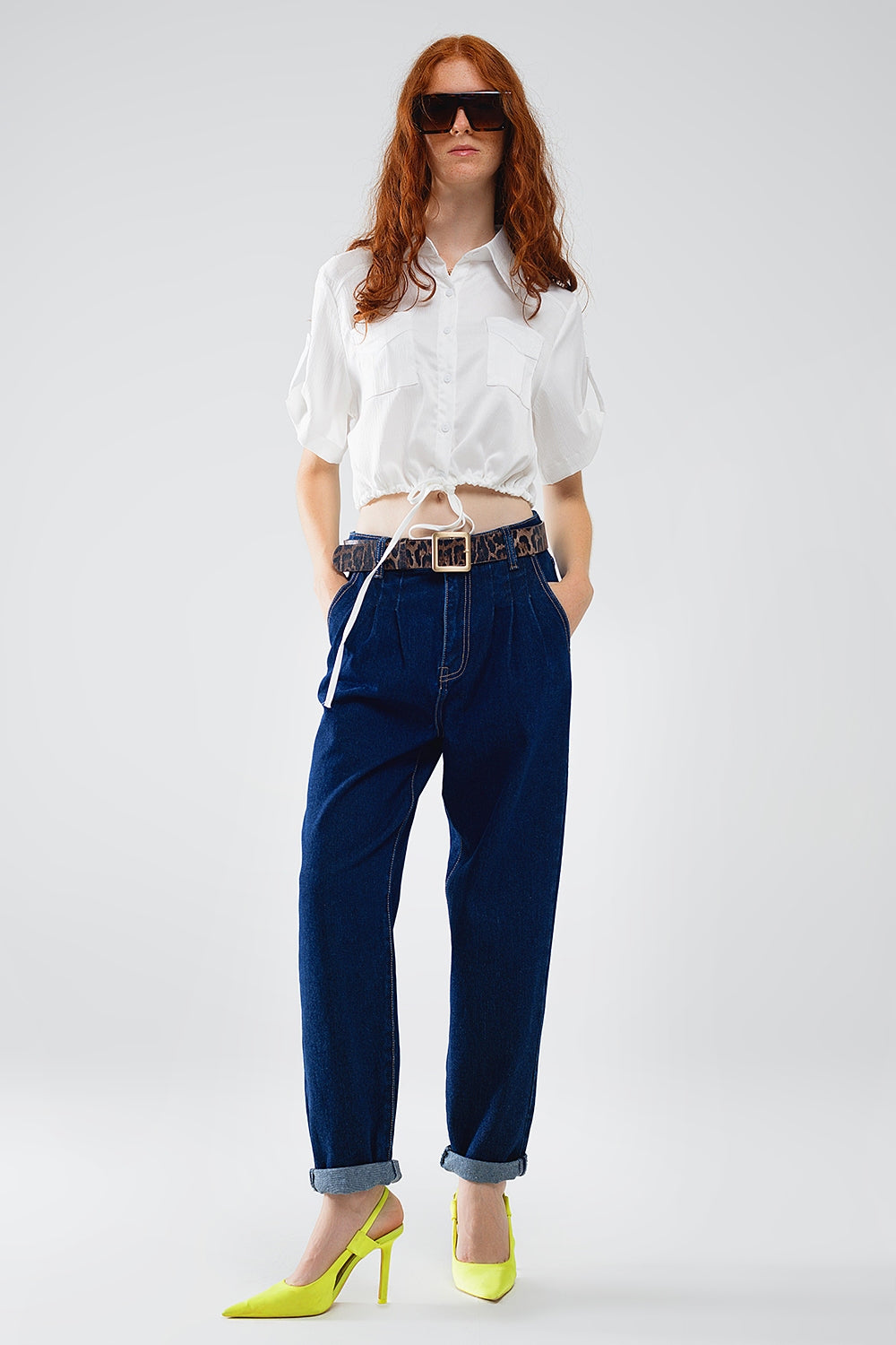 Vaqueros Mom azul raw con detalle de pinzas Q2