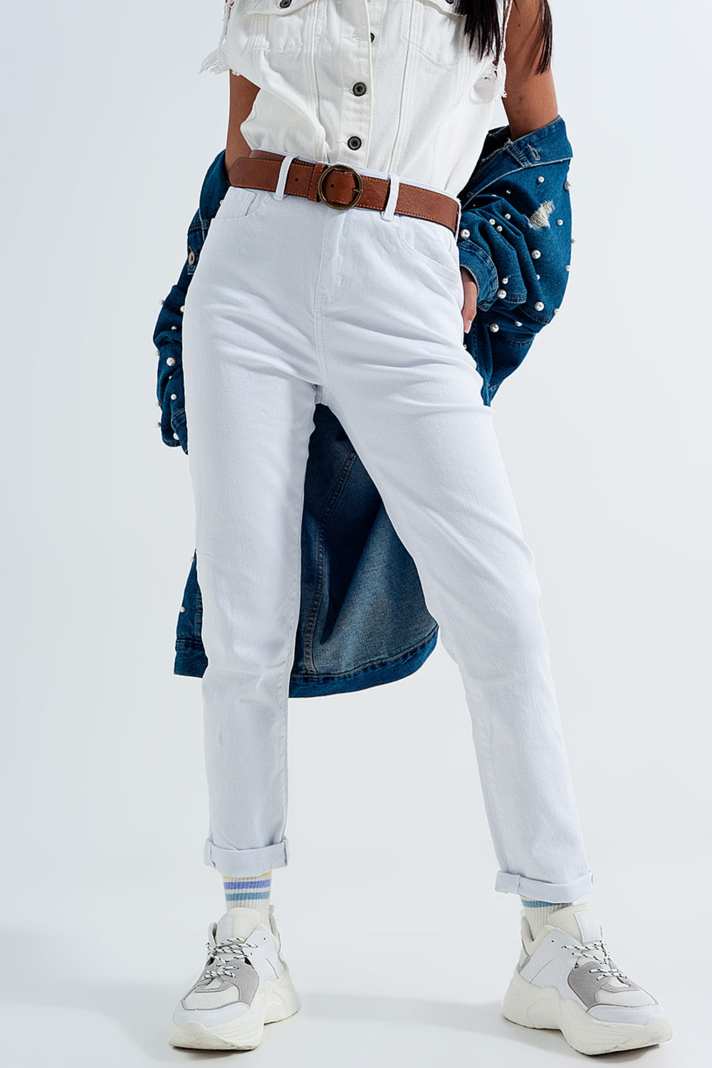 Vaqueros mom en color blanco Q2