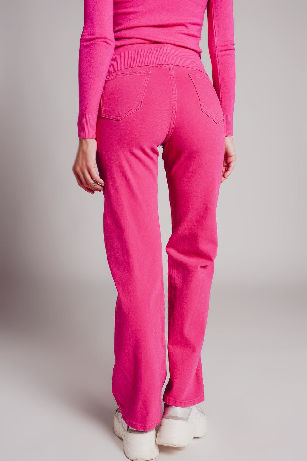 Vaqueros mom fucsia de tiro alto y corte holgado Q2