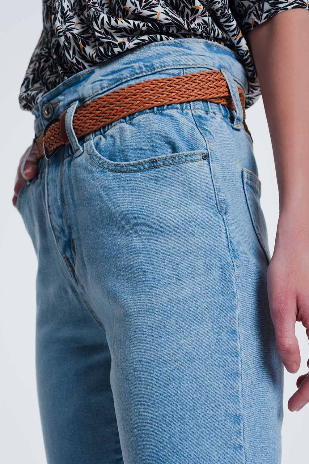 Vaqueros Mom slim de talle alto con diseño reciclado y lavado vintage medio Q2