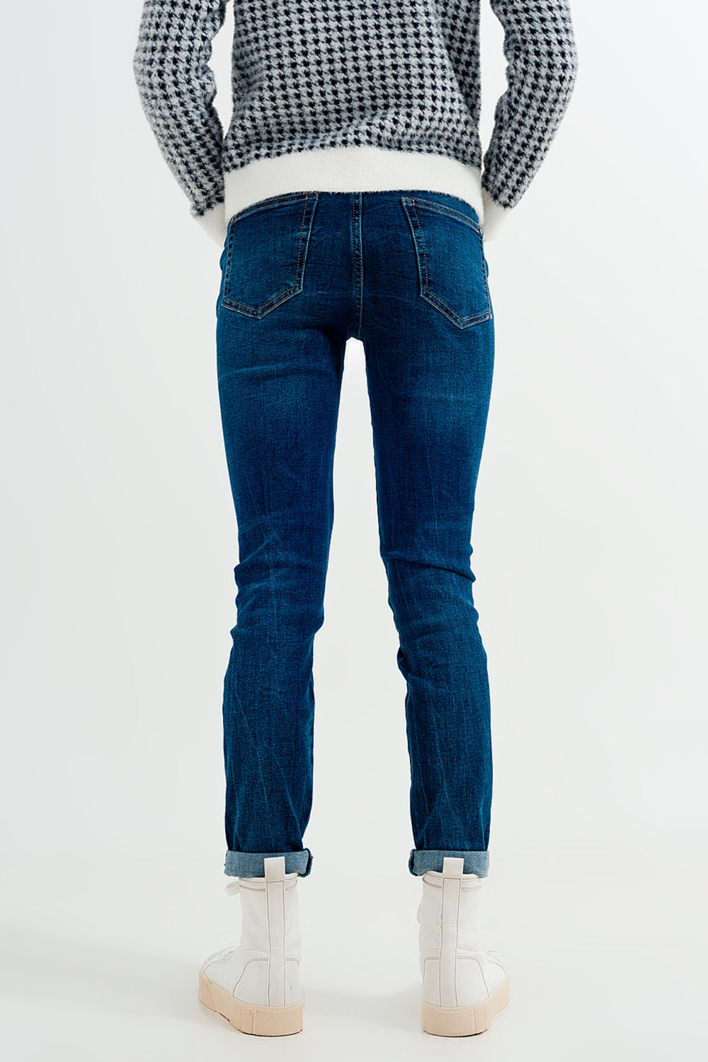 Vaqueros pitillo con lavado azul medio de talle alto Q2