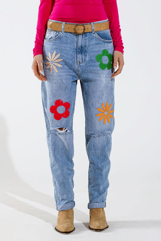 Q2 Vaqueros rectos con detalle de flores en azul lavado