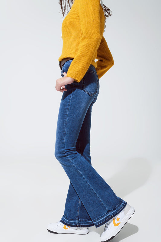 Q2 Vaqueros skinny acampanados azul medio