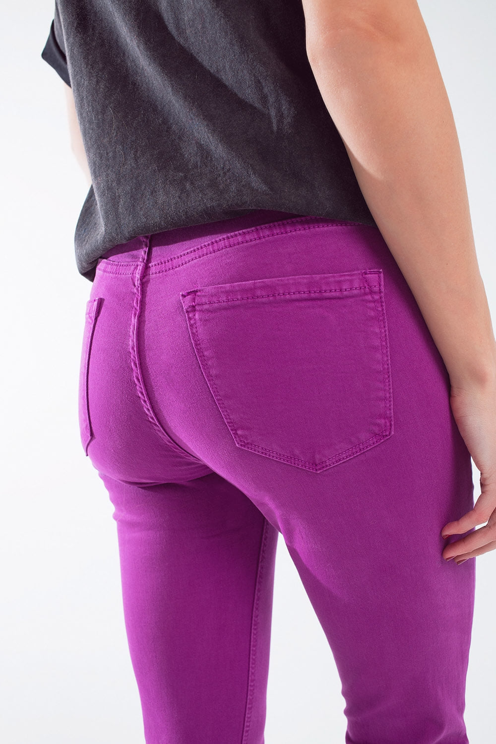 Vaqueros super ajustados tobilleros fucsia con suaves arrugas Q2