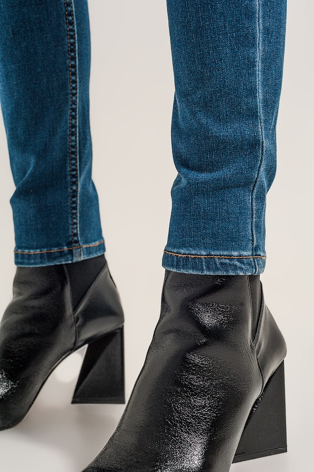 Vaqueros super skinny con lavado azul medio Q2