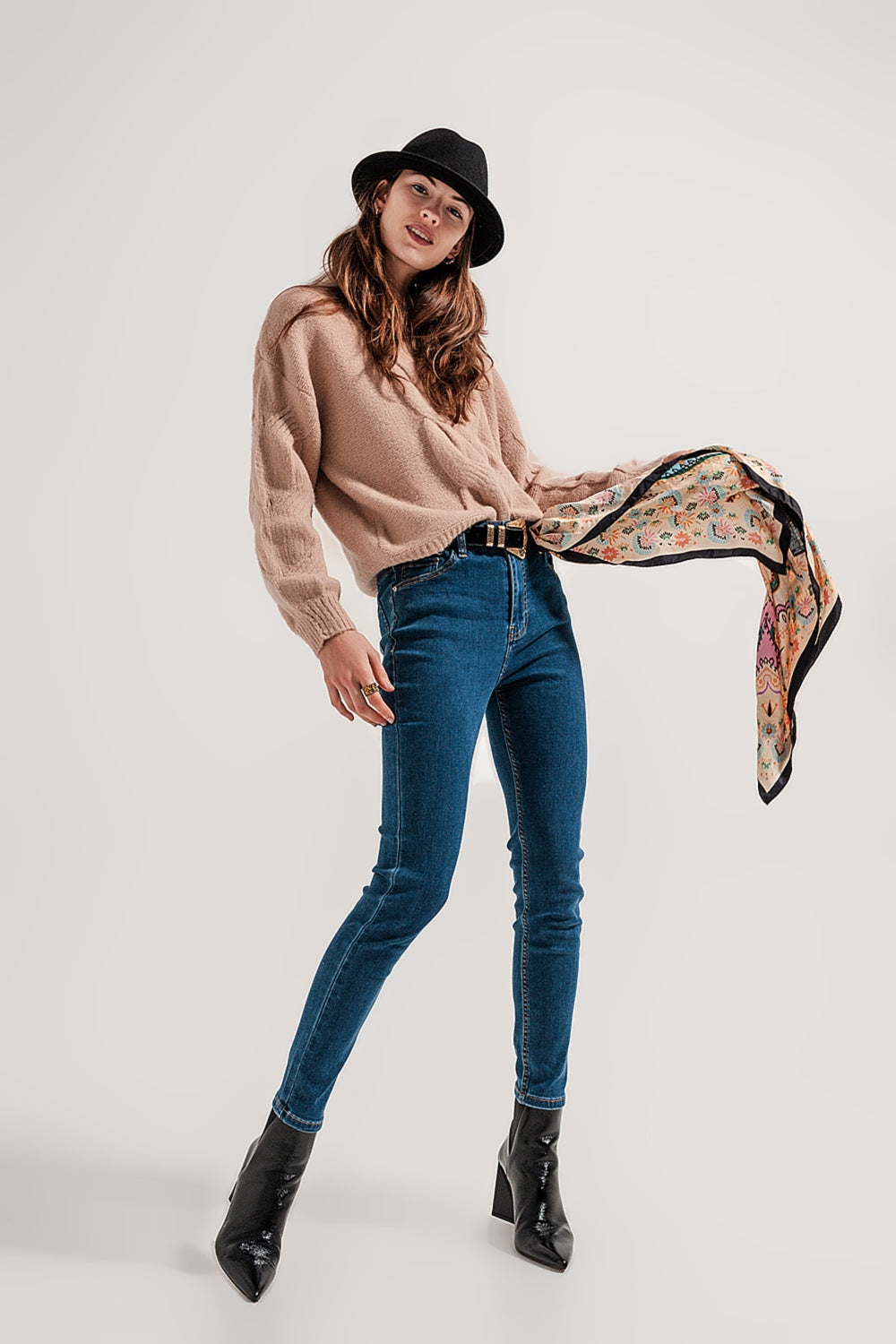 Q2 Vaqueros super skinny con lavado azul medio